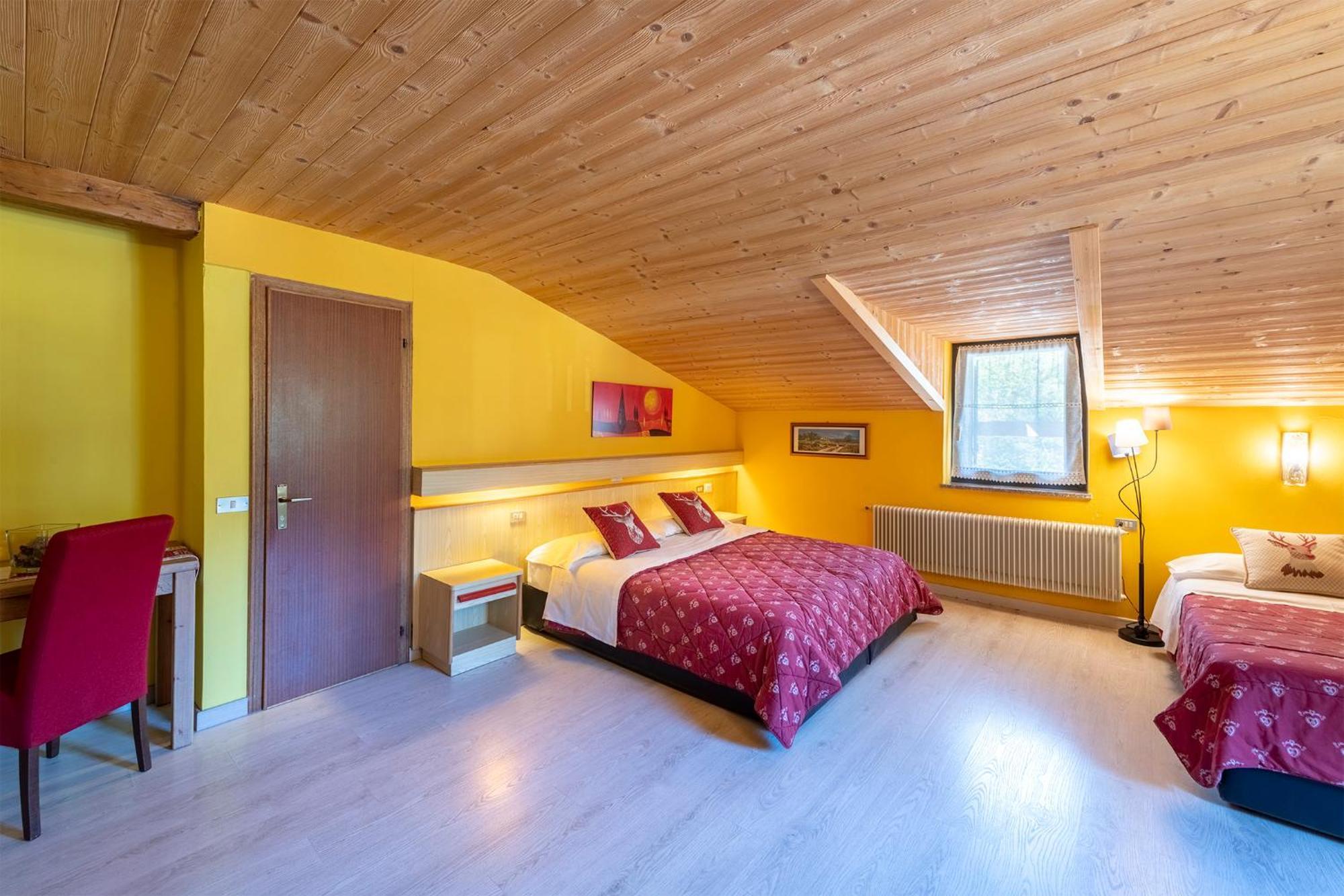 Hotel Alpino Wellness & Spa Peio Fonti Exteriör bild