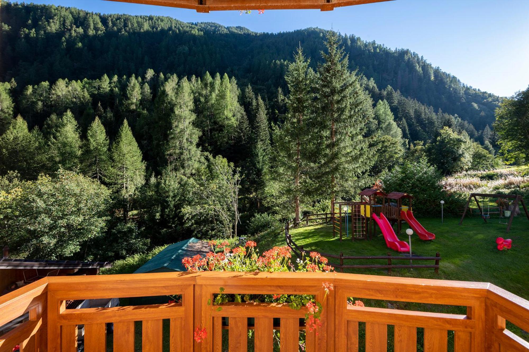 Hotel Alpino Wellness & Spa Peio Fonti Exteriör bild